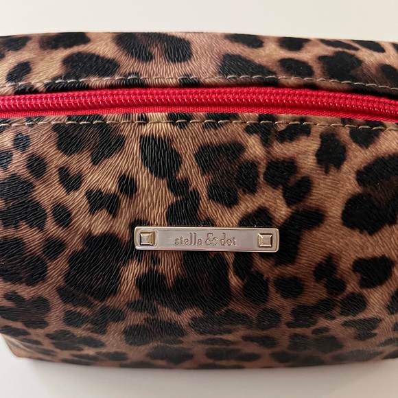 Stella & Dot Leopard Print Pouf - Picture 4 of 4